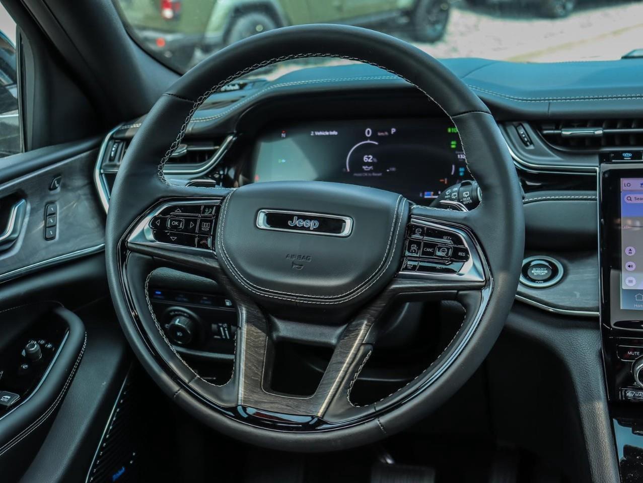 2023 Jeep Grand Cherokee 4xe Overland Incl. Panoramic Sunroof   Rear Seat Video Photo