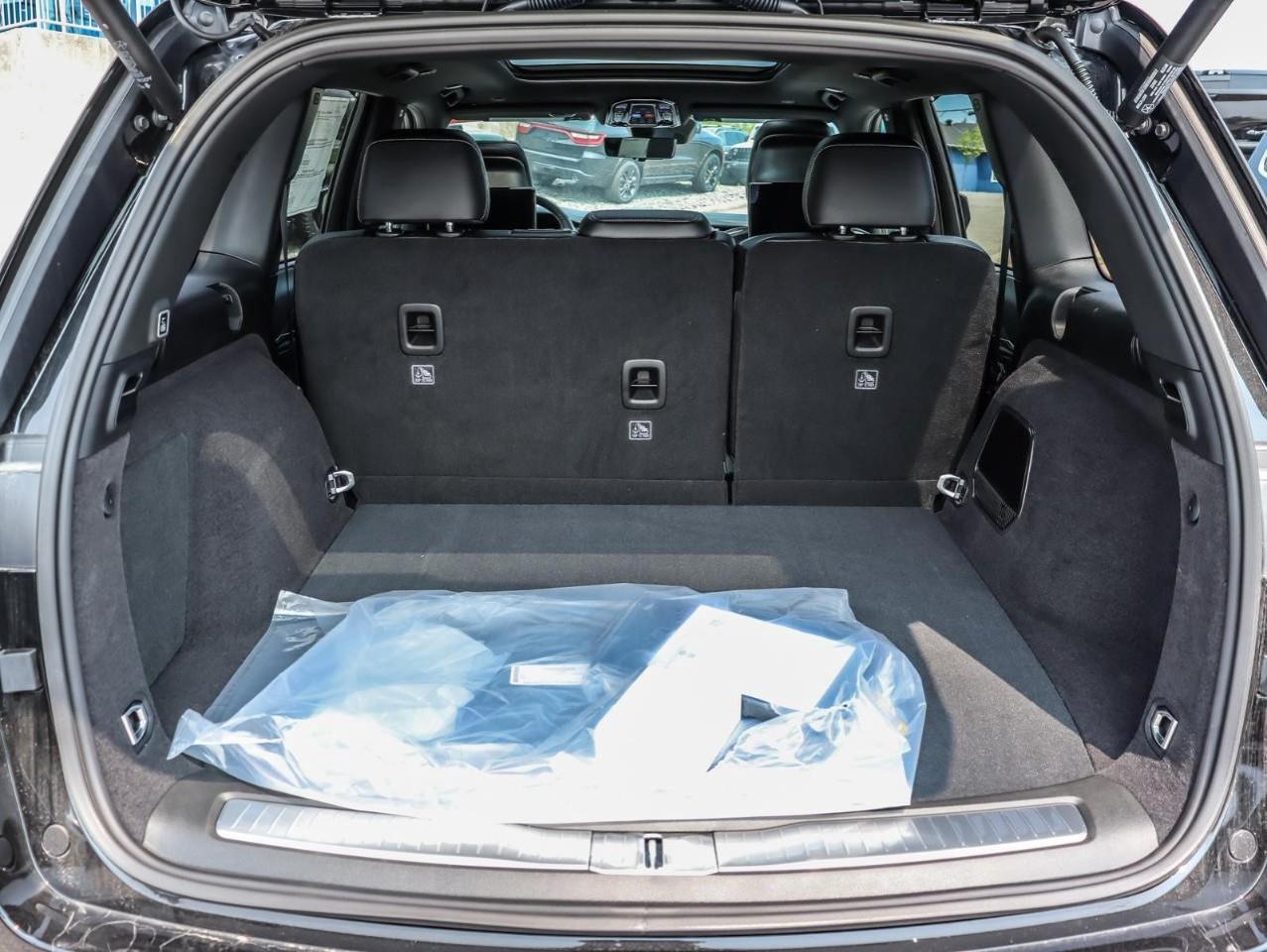 2023 Jeep Grand Cherokee 4xe Overland Incl. Panoramic Sunroof   Rear Seat Video Photo