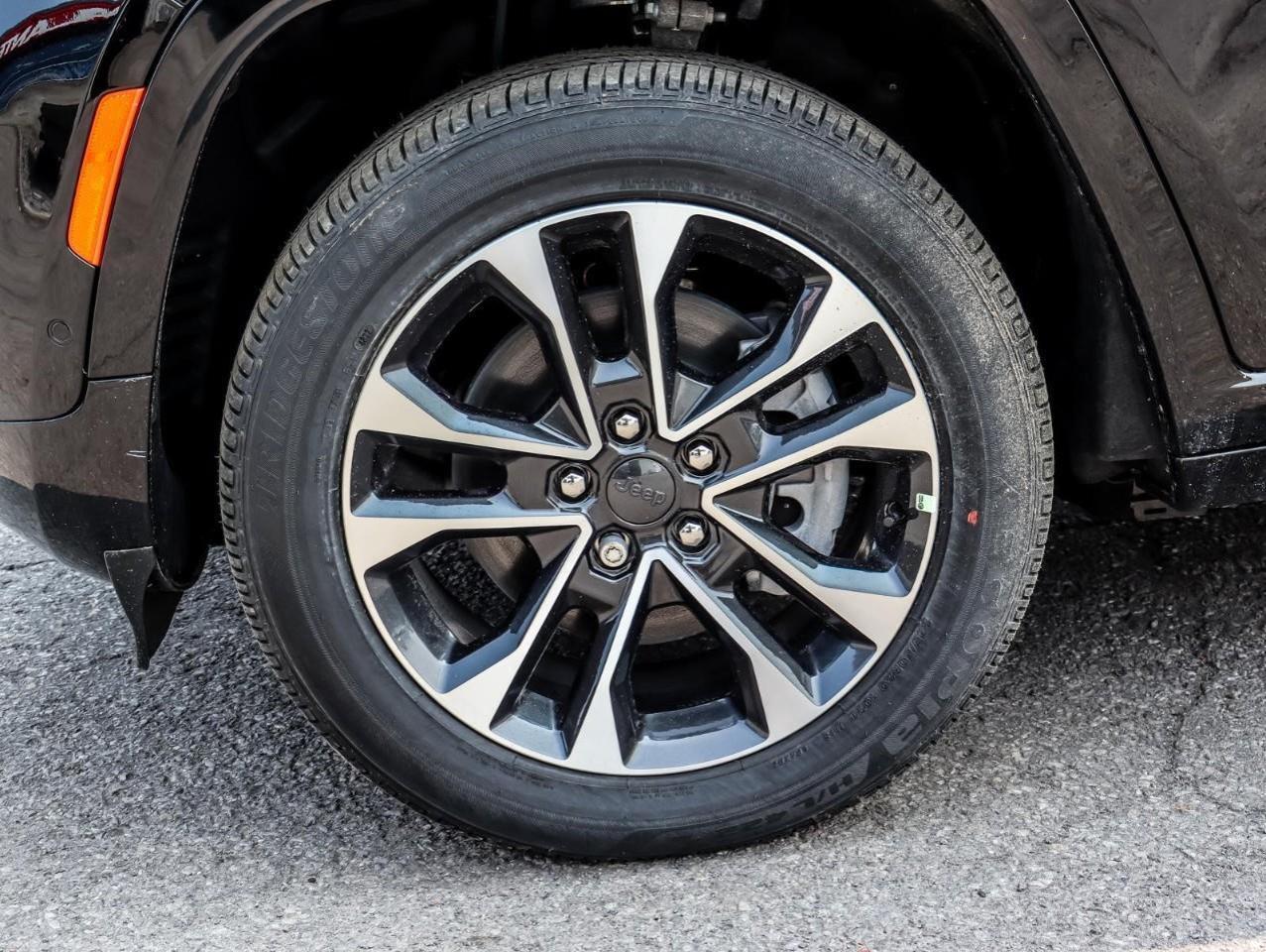 2023 Jeep Grand Cherokee 4xe Overland Incl. Panoramic Sunroof   Rear Seat Video Photo