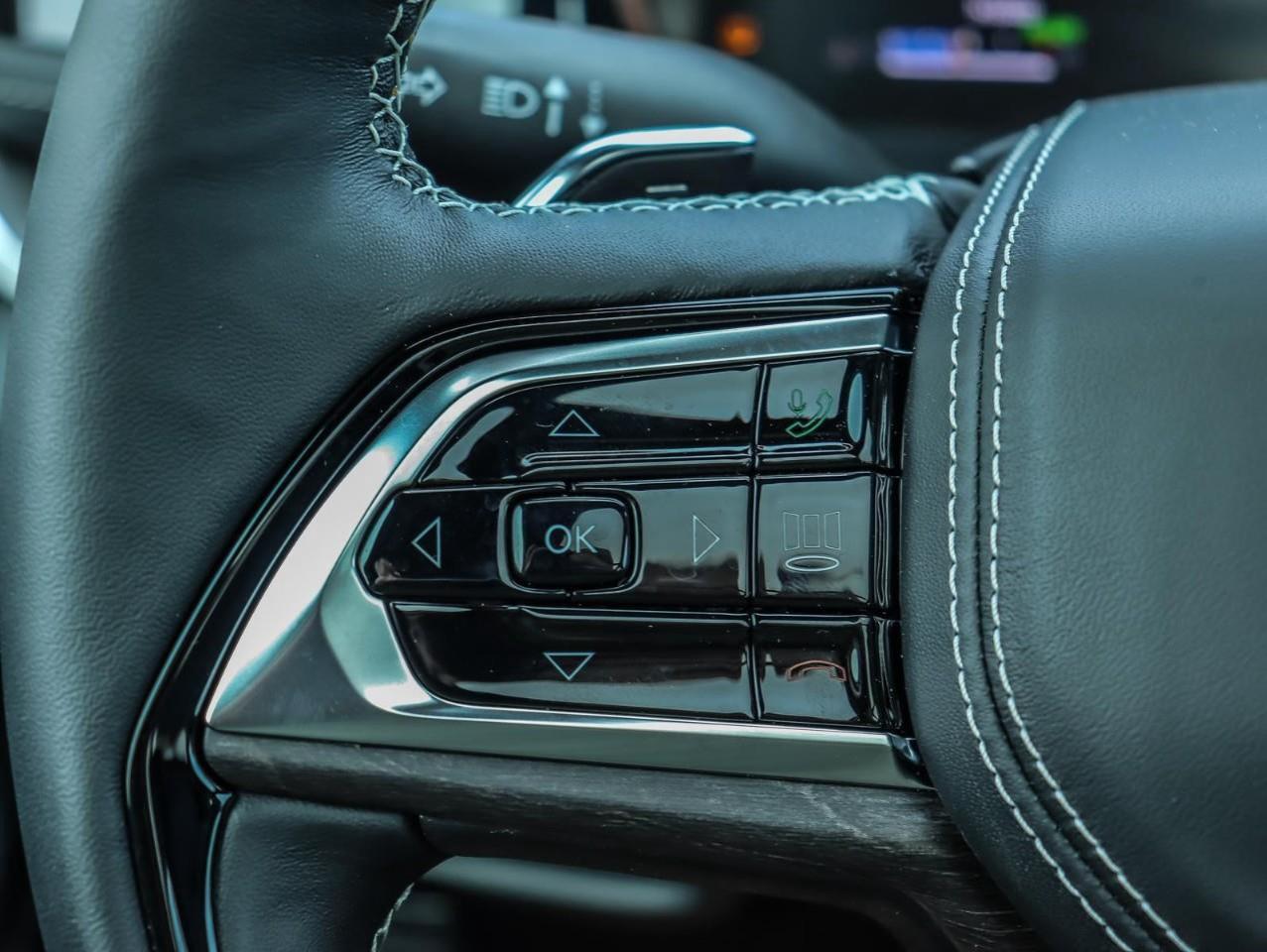 2023 Jeep Grand Cherokee 4xe Overland Incl. Panoramic Sunroof   Rear Seat Video Photo