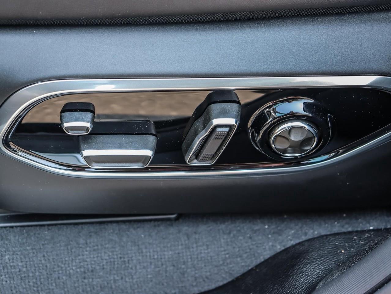 2023 Jeep Grand Cherokee 4xe Overland Incl. Panoramic Sunroof   Rear Seat Video Photo