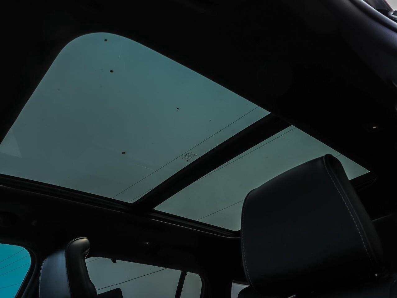 2023 Jeep Grand Cherokee 4xe Overland Incl. Panoramic Sunroof   Rear Seat Video Photo