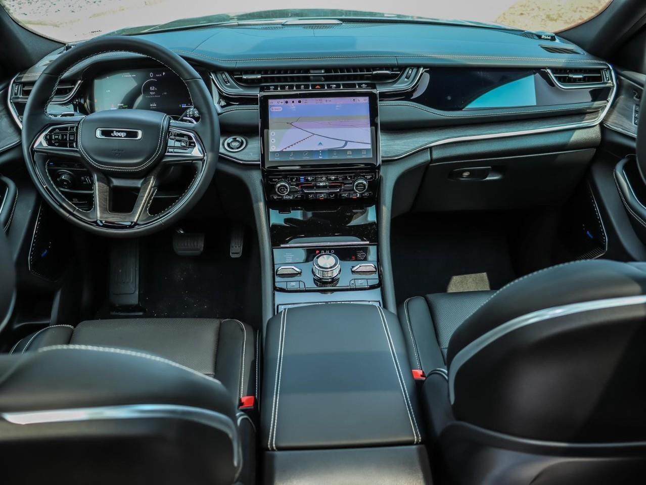 2023 Jeep Grand Cherokee 4xe Overland Incl. Panoramic Sunroof   Rear Seat Video Photo