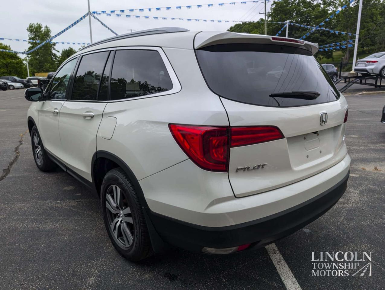 2016 Honda Pilot EX-L - RMT START, CLEAN CARFAX, 8 SEATS, NAV, 4WD Photo