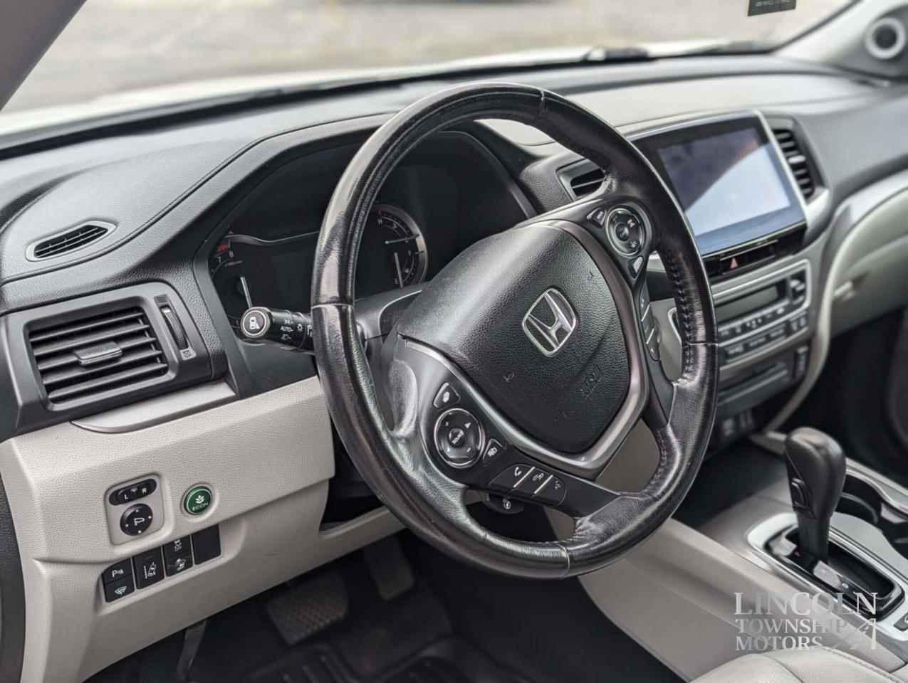 2016 Honda Pilot EX-L - RMT START, CLEAN CARFAX, 8 SEATS, NAV, 4WD Photo