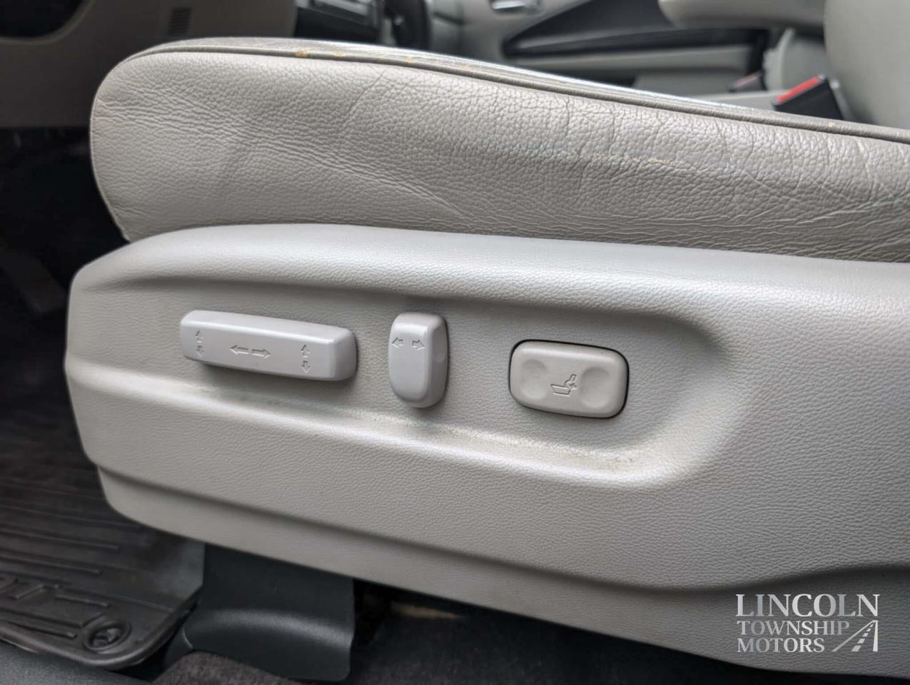 2016 Honda Pilot EX-L - RMT START, CLEAN CARFAX, 8 SEATS, NAV, 4WD Photo