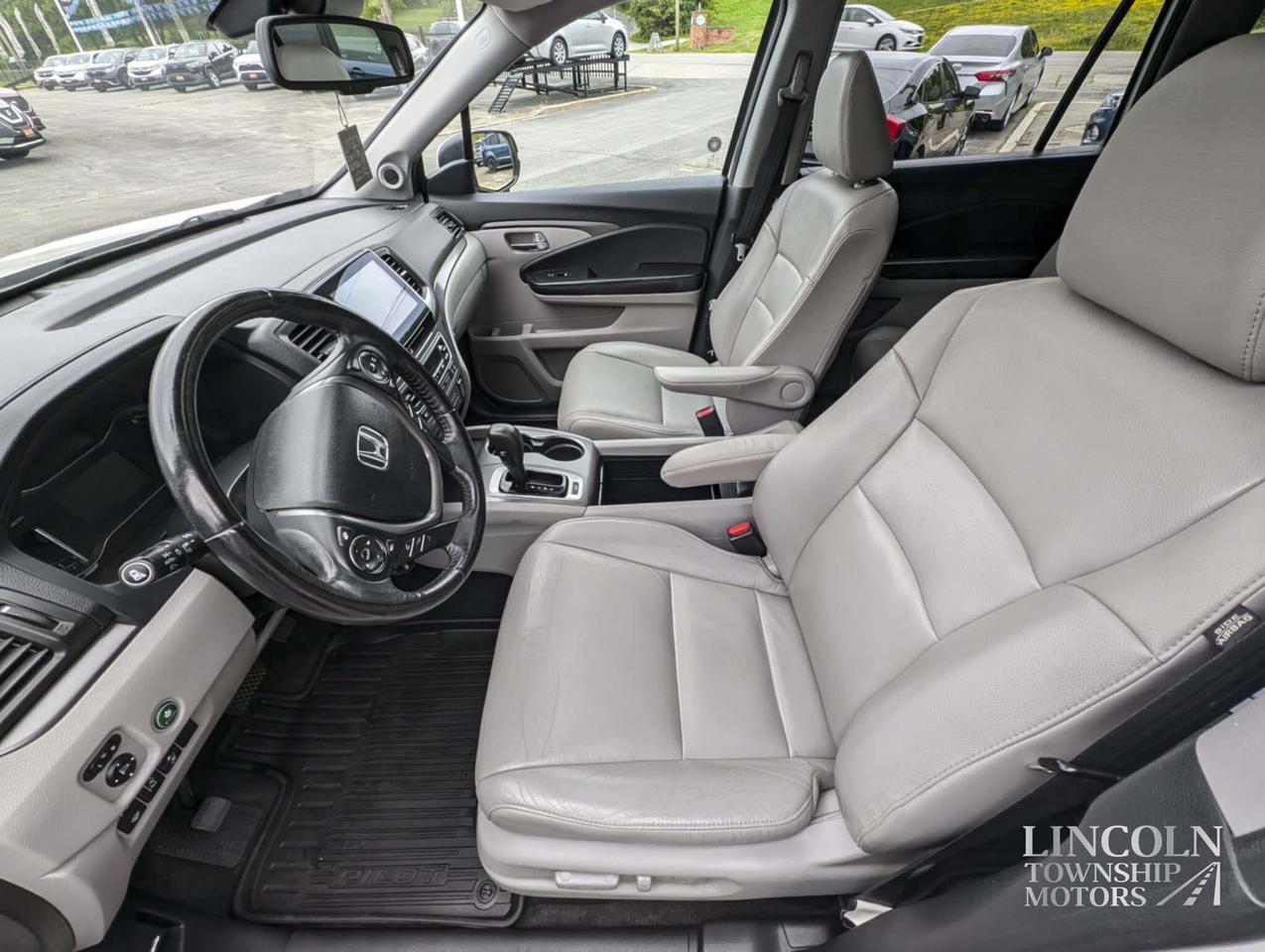 2016 Honda Pilot EX-L - RMT START, CLEAN CARFAX, 8 SEATS, NAV, 4WD Photo