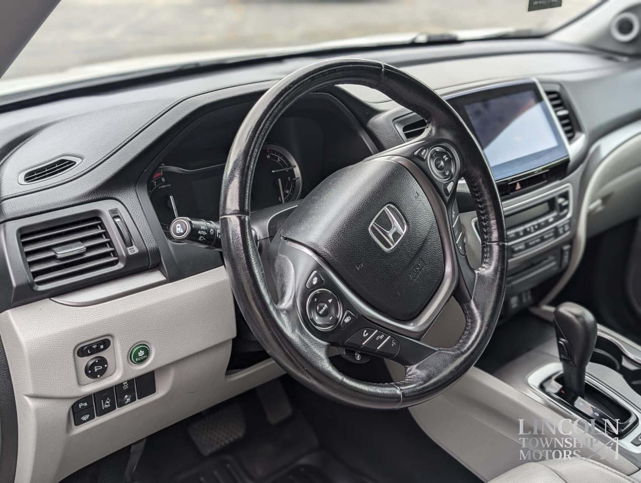 2016 Honda Pilot EX-L - RMT START, CLEAN CARFAX, 8 SEATS, NAV, 4WD Photo