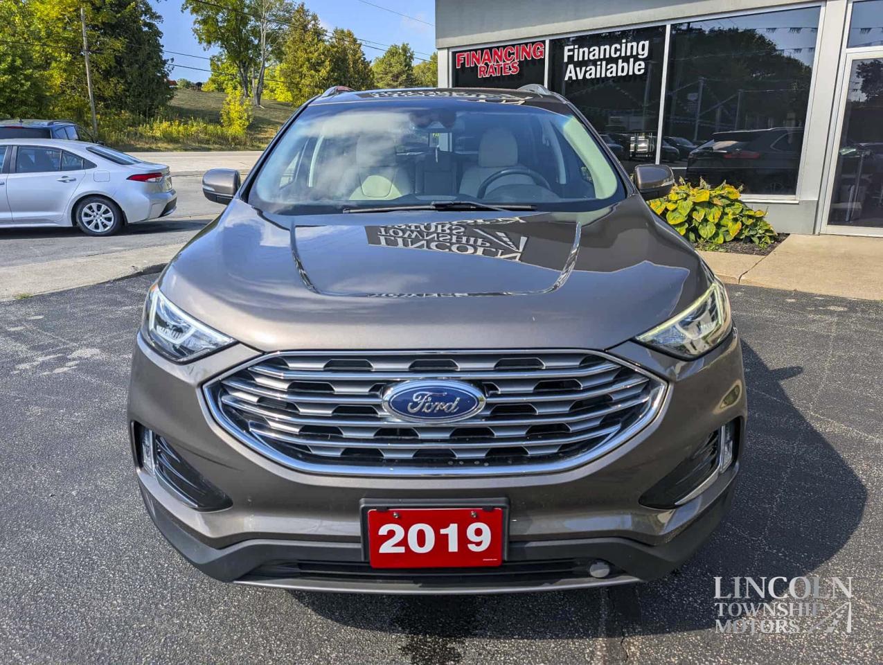 2019 Ford Edge Titanium- CLEAN CARFAX, AWD, RMT START, 2.0L,4 CYL Photo