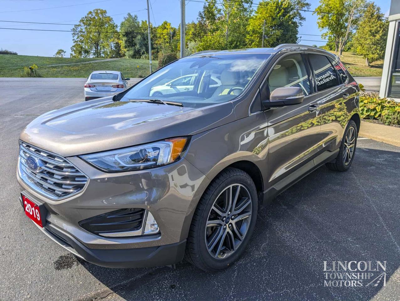 2019 Ford Edge Titanium- CLEAN CARFAX, AWD, RMT START, 2.0L,4 CYL Photo3