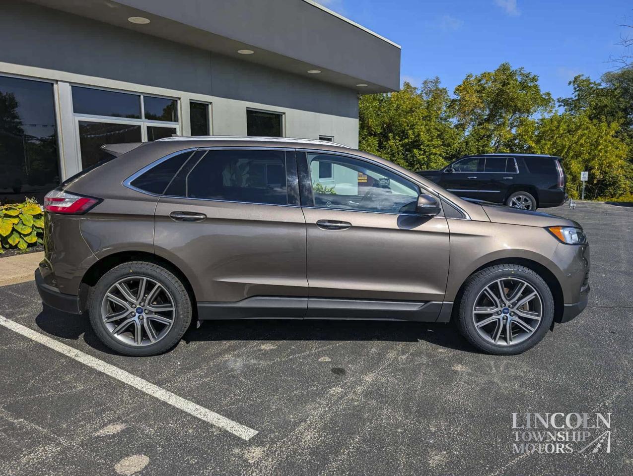 2019 Ford Edge Titanium- CLEAN CARFAX, AWD, RMT START, 2.0L,4 CYL Photo
