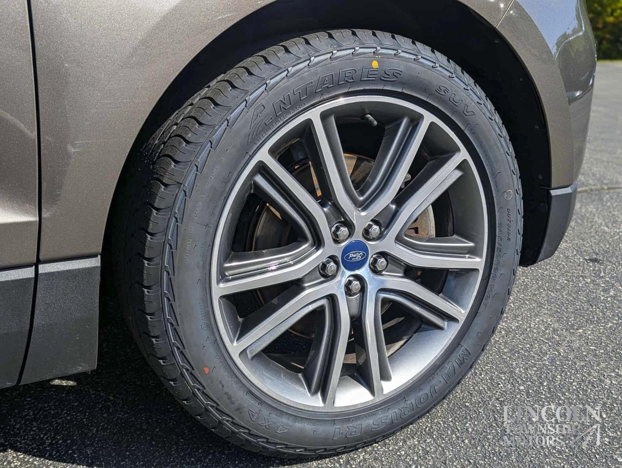 2019 Ford Edge Titanium- CLEAN CARFAX, AWD, RMT START, 2.0L,4 CYL Photo