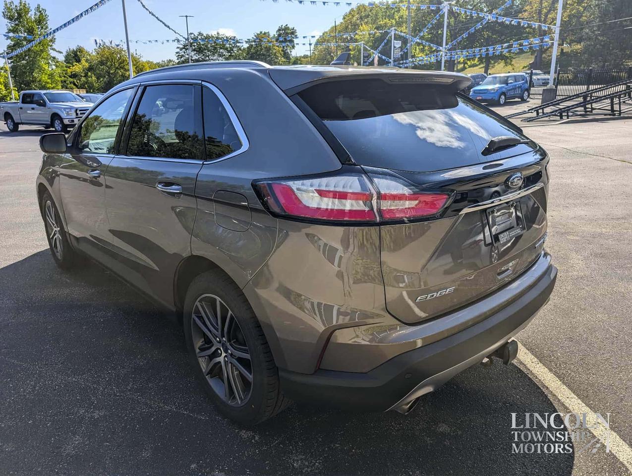 2019 Ford Edge Titanium- CLEAN CARFAX, AWD, RMT START, 2.0L,4 CYL Photo