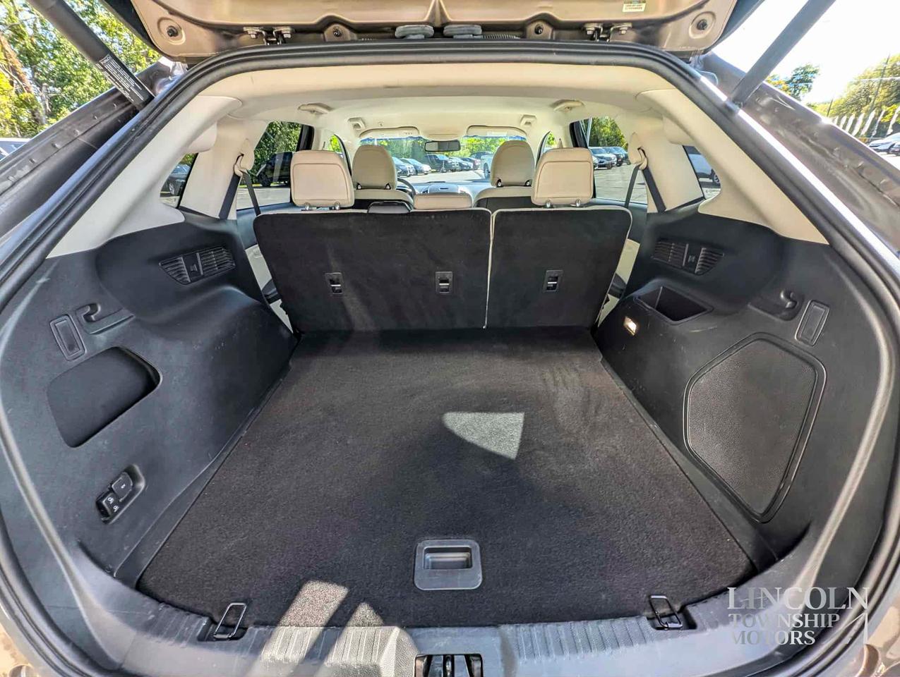 2019 Ford Edge Titanium- CLEAN CARFAX, AWD, RMT START, 2.0L,4 CYL Photo