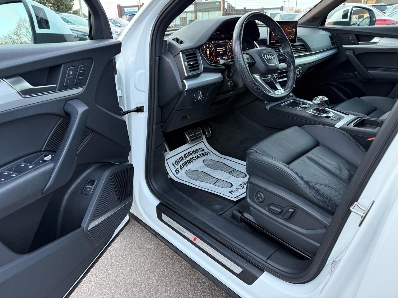2019 Audi Q5 Technik S-Line quattro  ACCIDENT FREE 1-OWNER Photo
