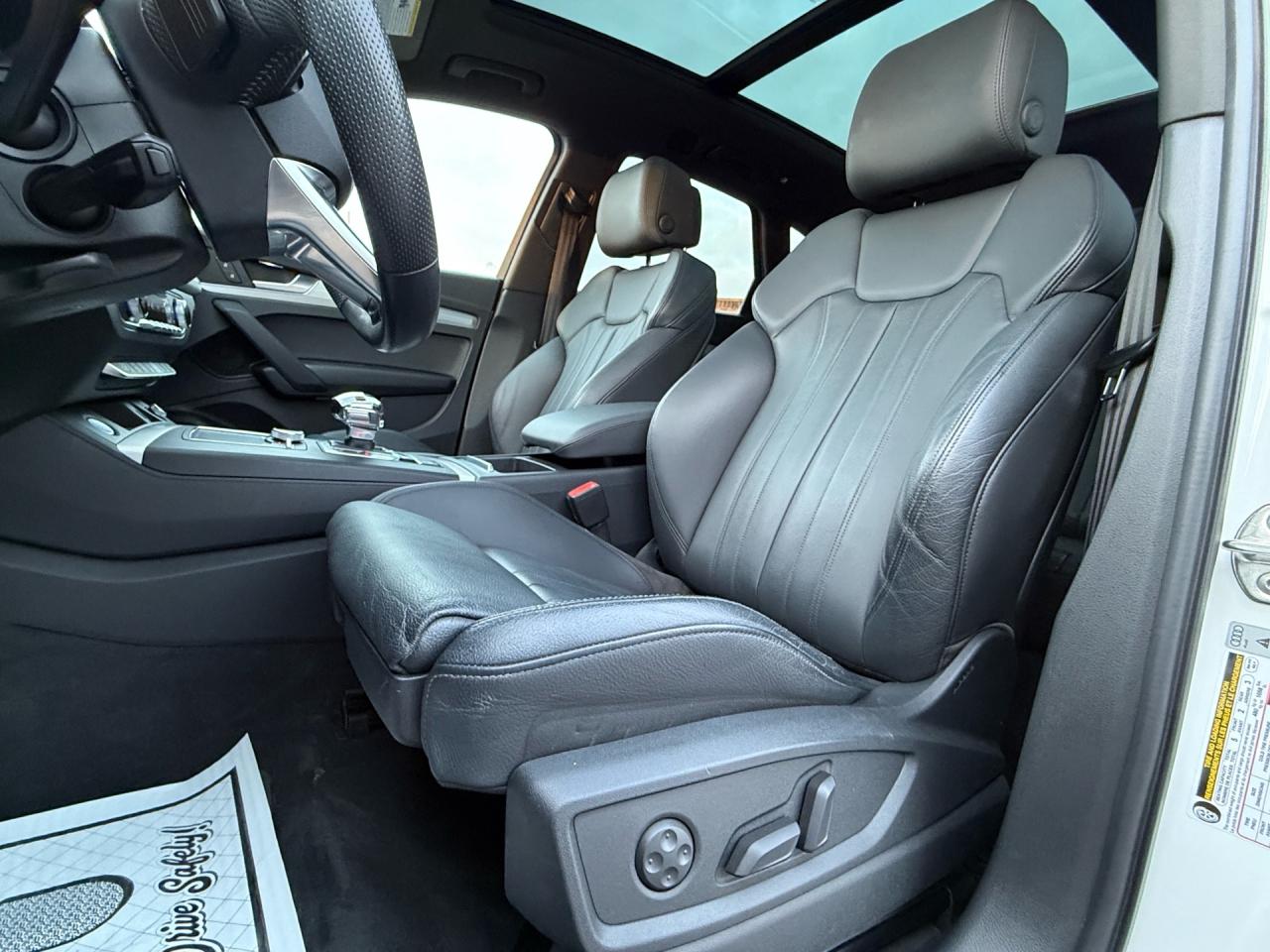 2019 Audi Q5 Technik S-Line quattro  ACCIDENT FREE 1-OWNER Photo