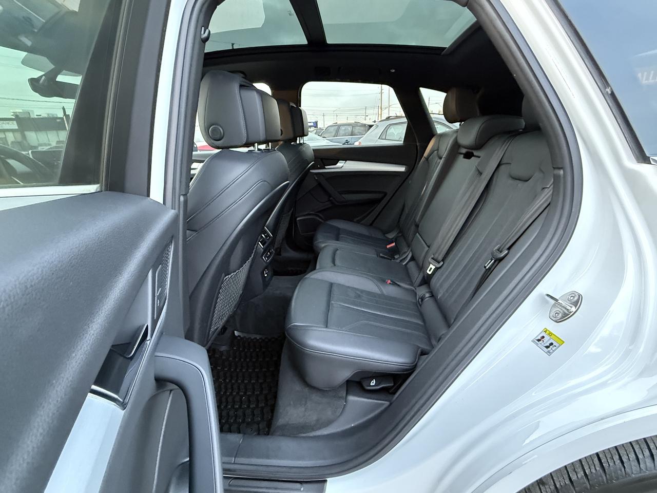 2019 Audi Q5 Technik S-Line quattro  ACCIDENT FREE 1-OWNER Photo