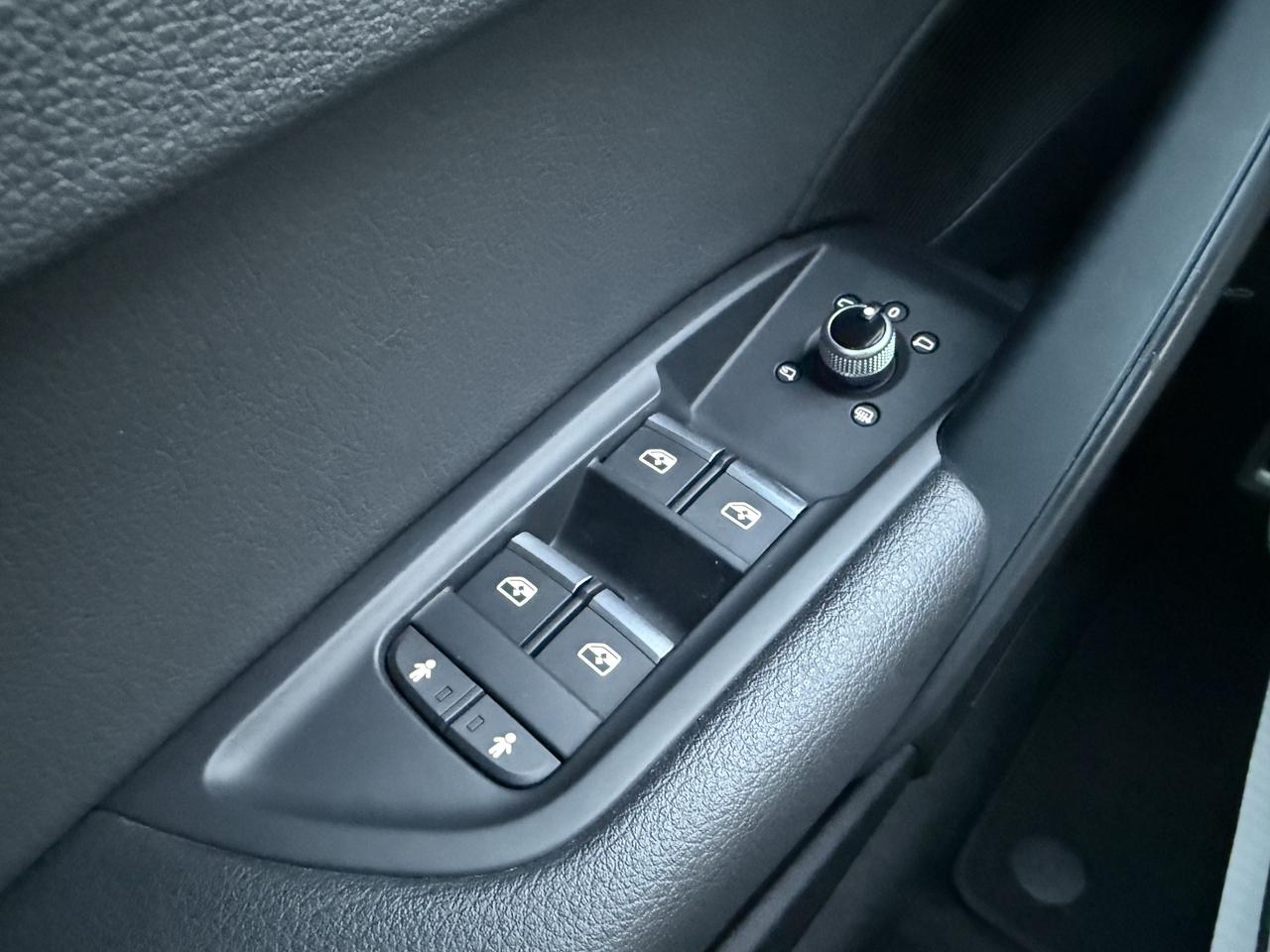 2019 Audi Q5 Technik S-Line quattro  ACCIDENT FREE 1-OWNER Photo