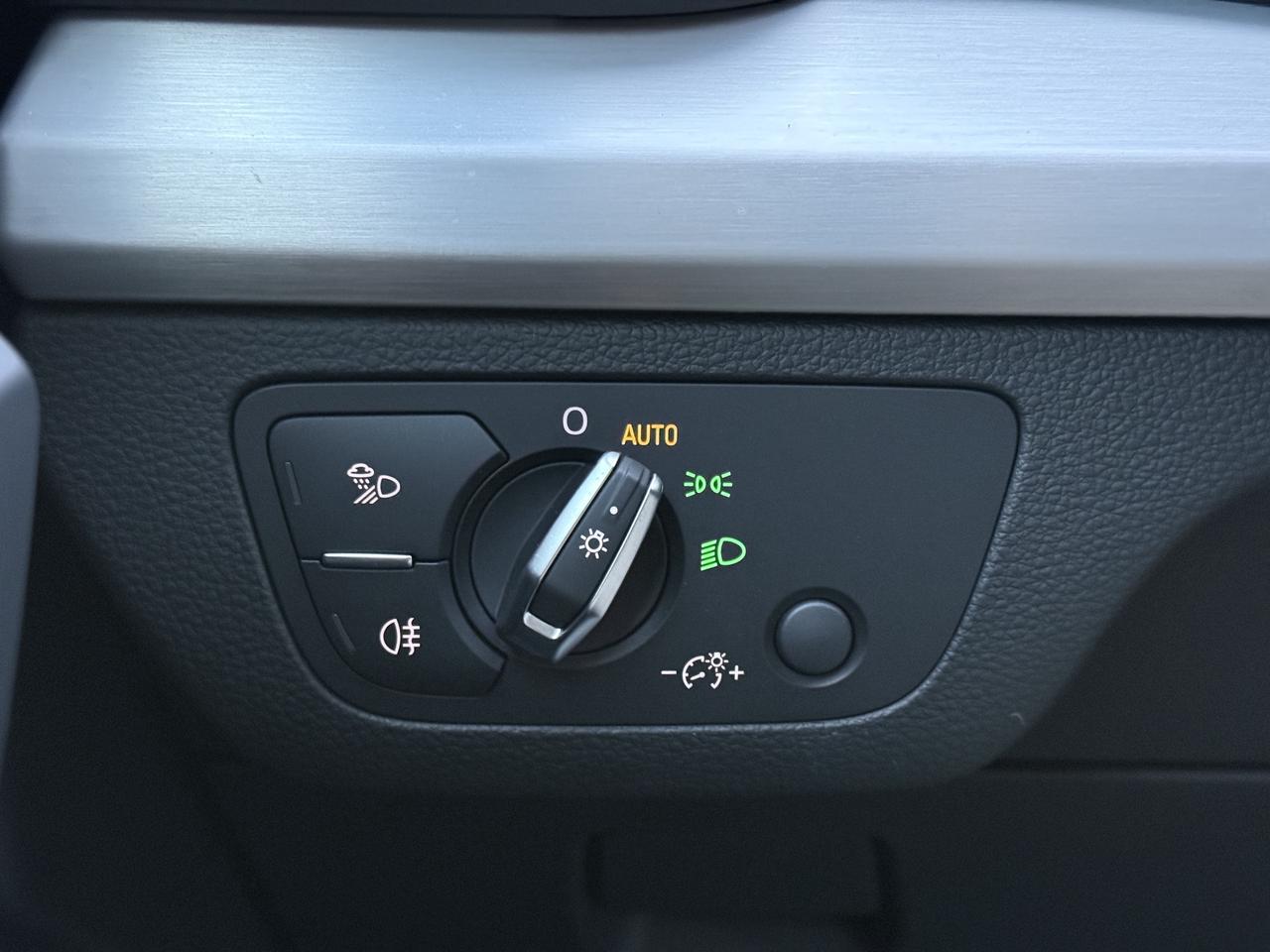 2019 Audi Q5 Technik S-Line quattro  ACCIDENT FREE 1-OWNER Photo