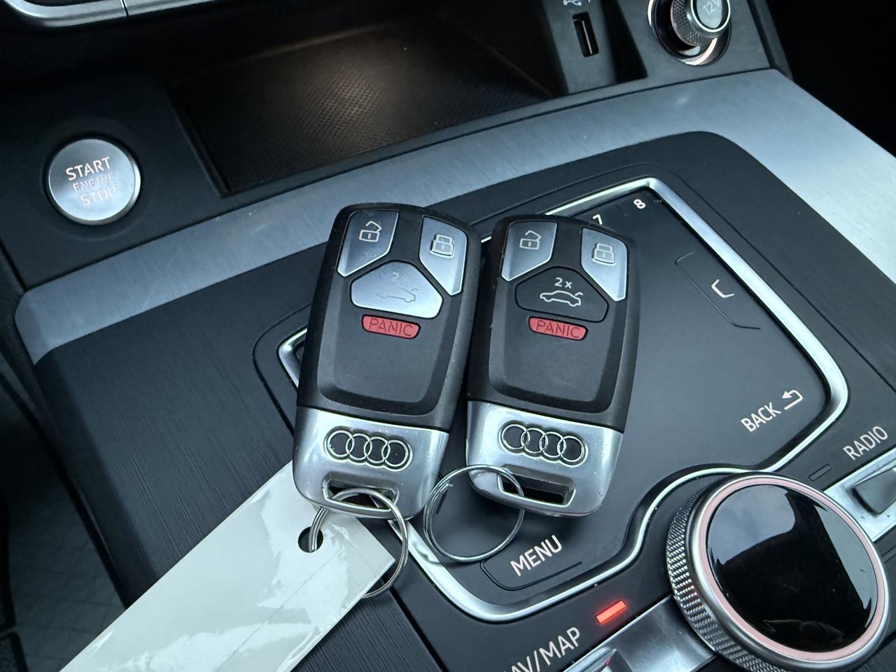 2019 Audi Q5 Technik S-Line quattro  ACCIDENT FREE 1-OWNER Photo