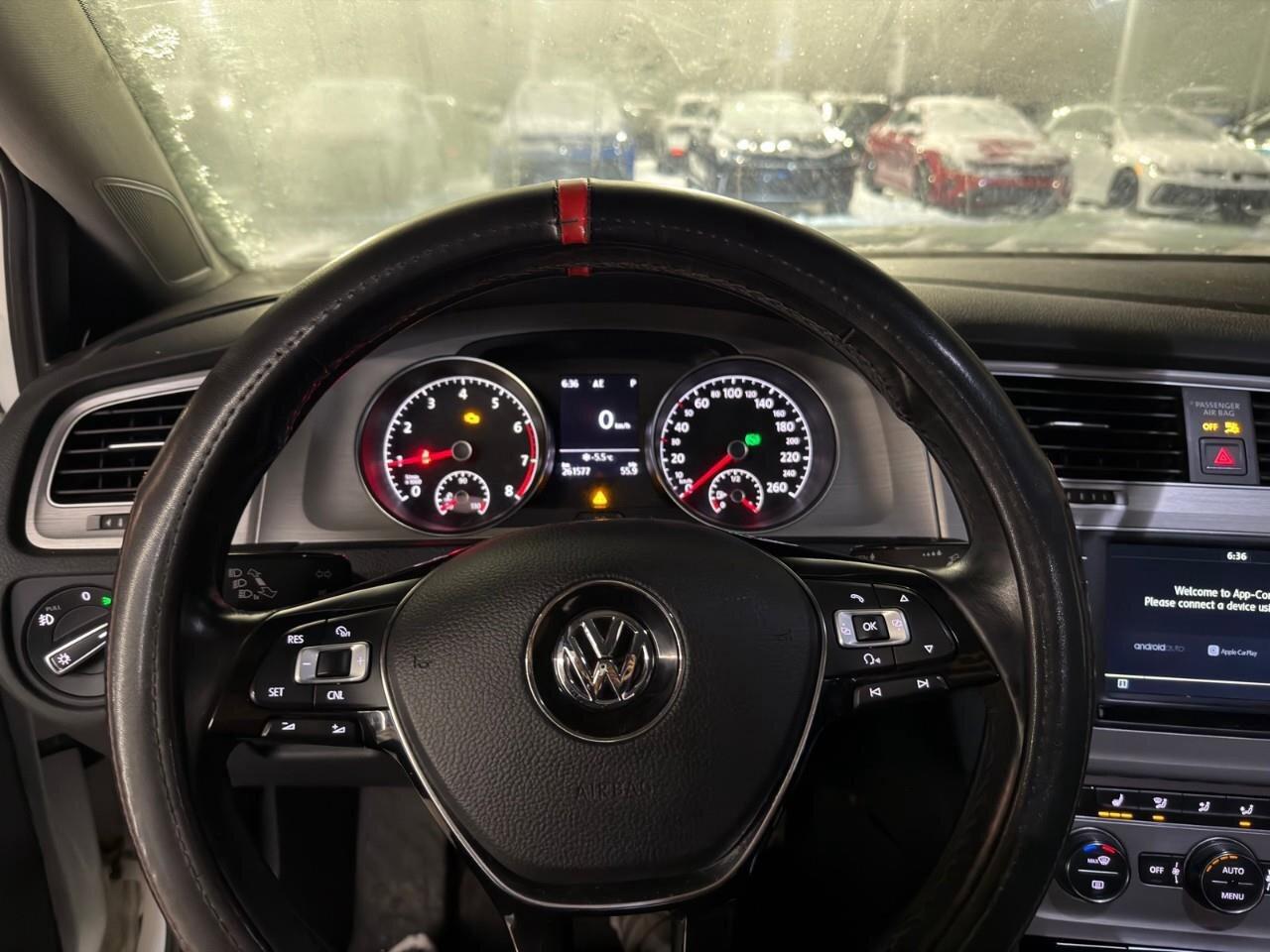 2017 Volkswagen Golf 1.8 TSI ComfortlineAS-TRADED, HTD SEATS, BACKUP CA Photo