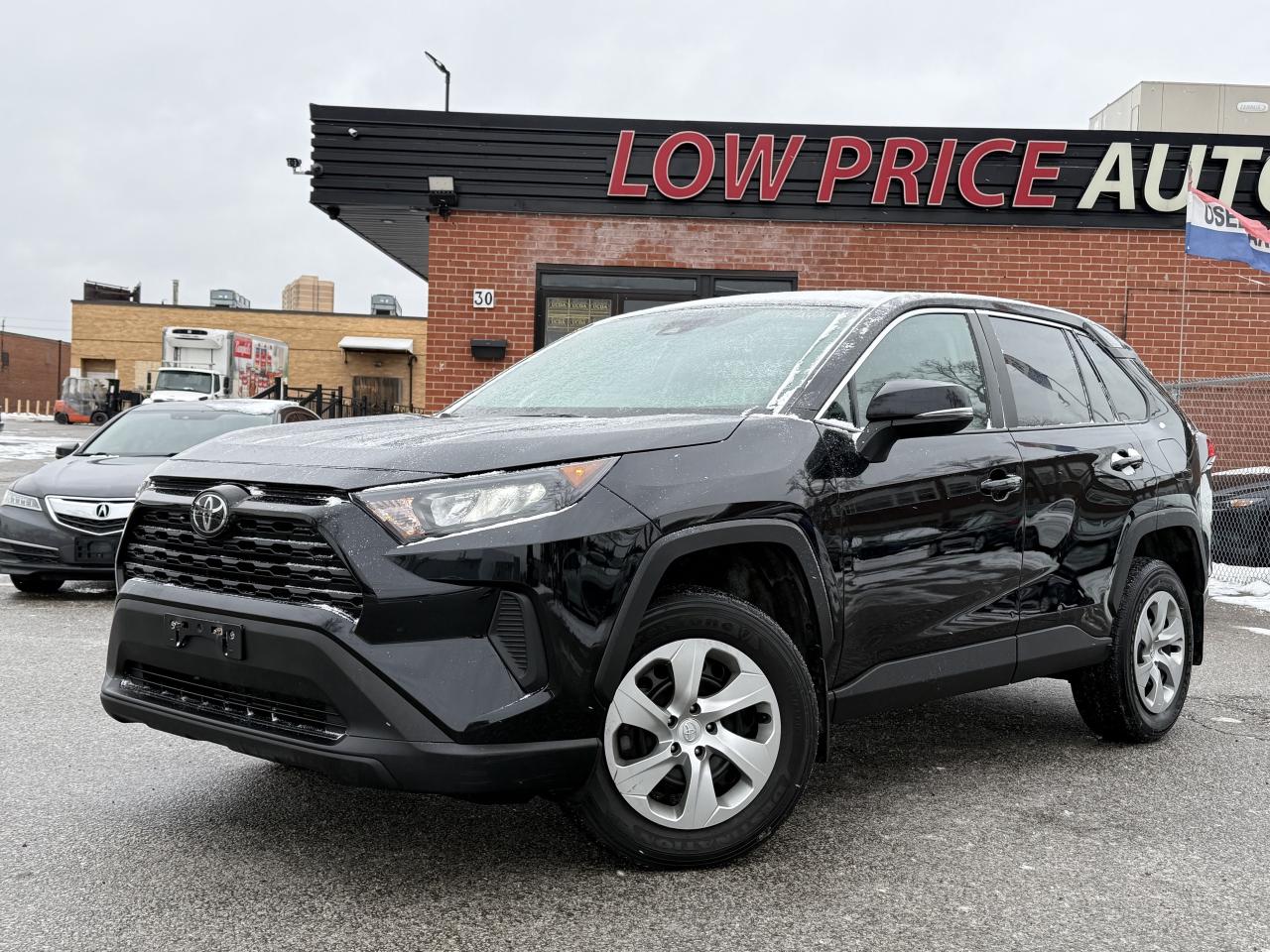 2022 Toyota RAV4 LE l FWD l One Owner l Toyota Warranty l Low Km l Photo
