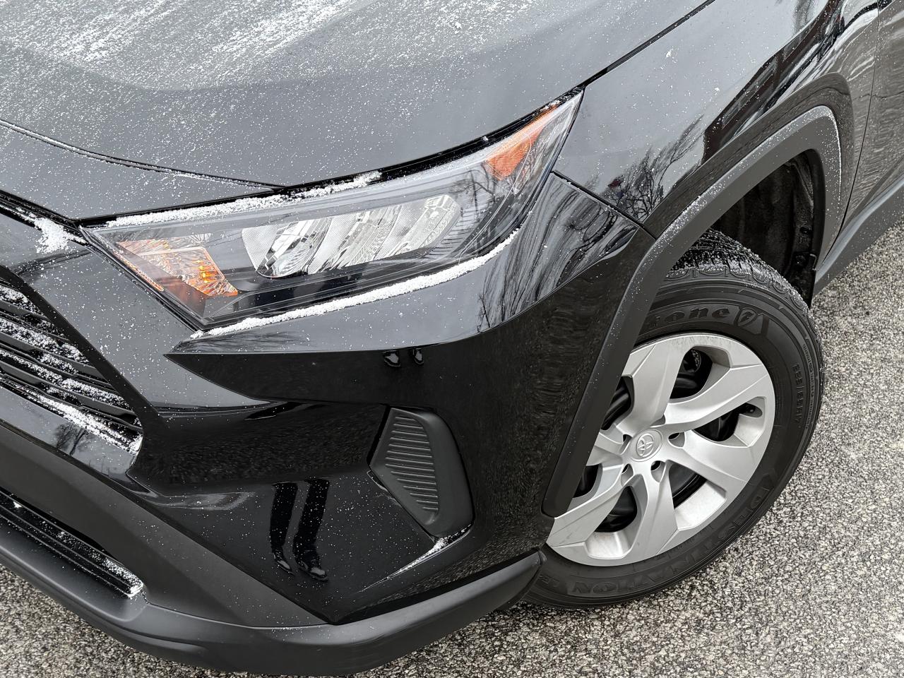 2022 Toyota RAV4 LE l FWD l One Owner l Toyota Warranty l Low Km l Photo2