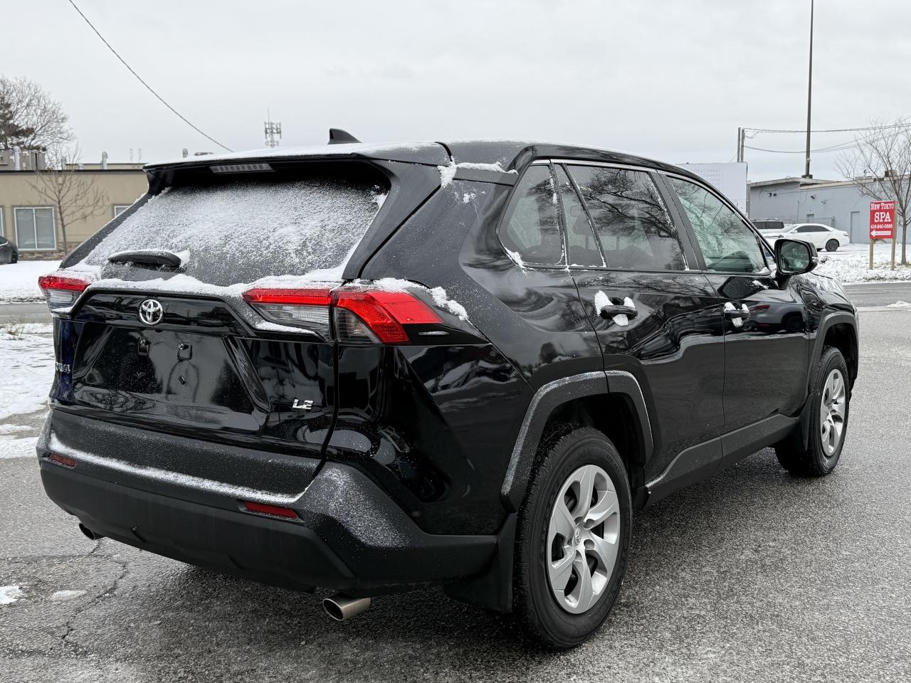 2022 Toyota RAV4 LE l FWD l One Owner l Toyota Warranty l Low Km l Photo