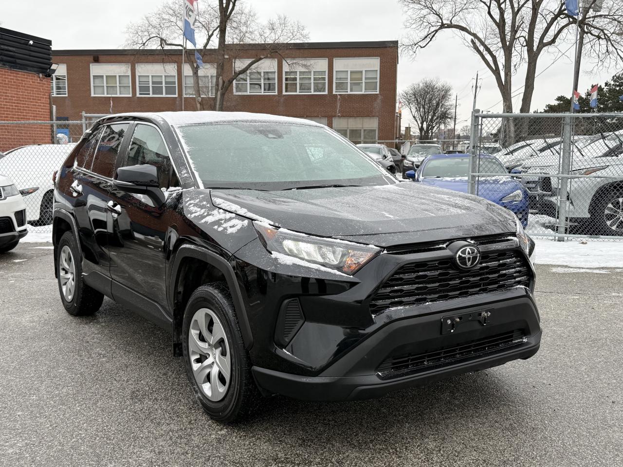 2022 Toyota RAV4 LE l FWD l One Owner l Toyota Warranty l Low Km l Photo