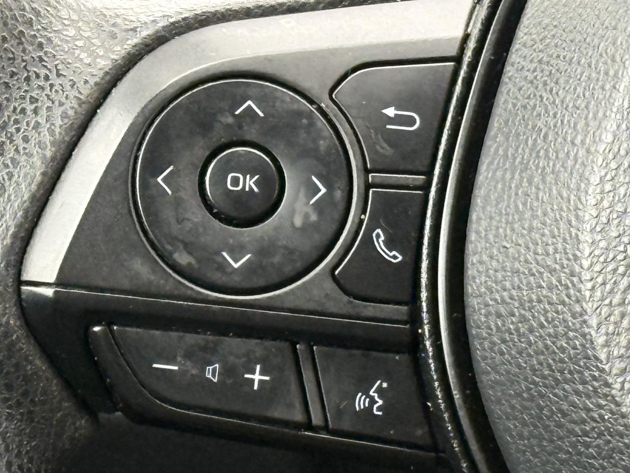 2022 Toyota RAV4 LE l FWD l One Owner l Toyota Warranty l Low Km l Photo