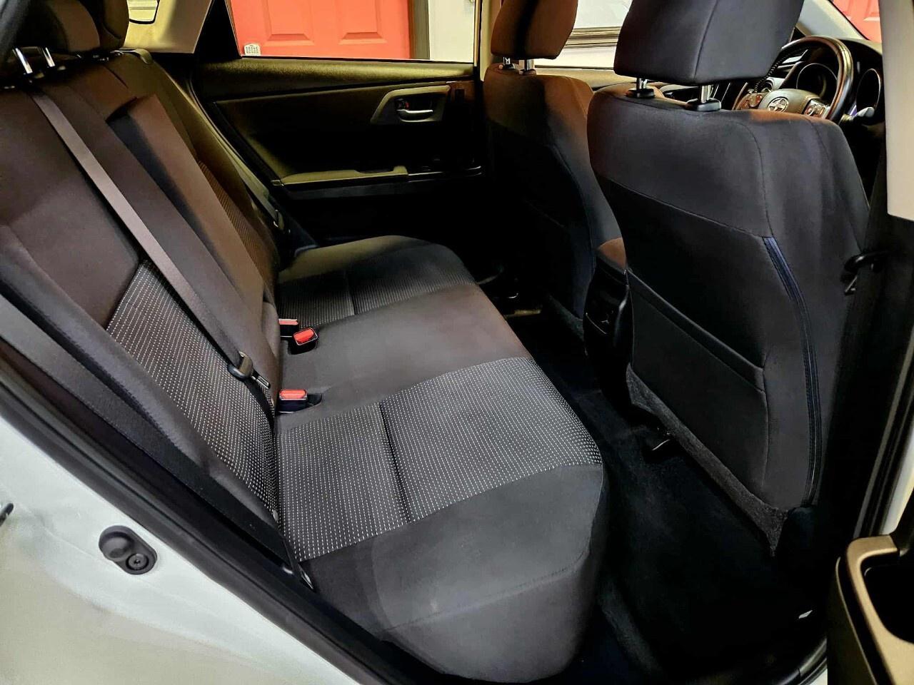 2016 Scion iM 4dr HB CVT One Owner/Very Low KMs/Backup Camera Photo