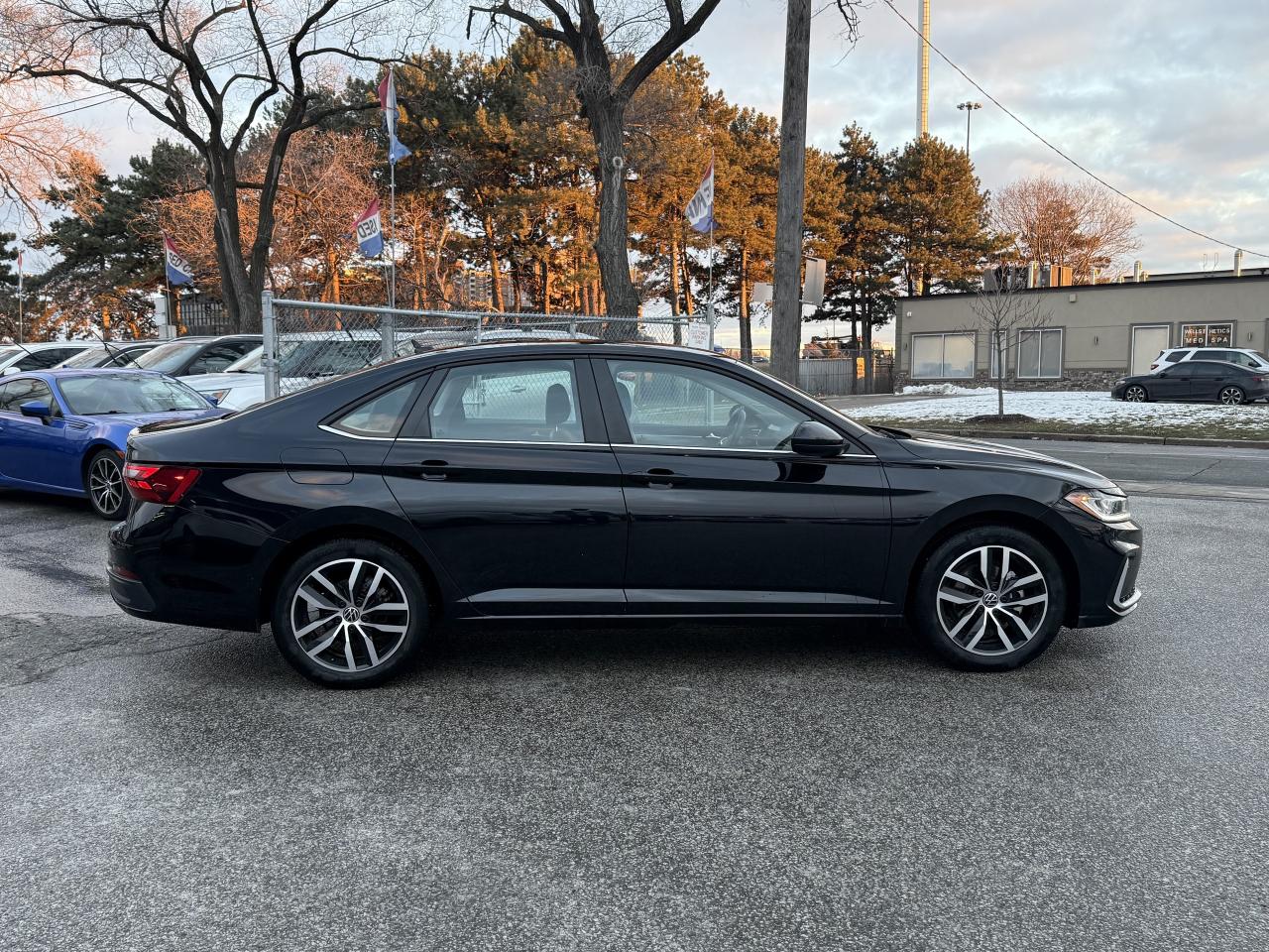 2025 Volkswagen Jetta No Accidents l FWD l 2.0 l VW Warranty l LikeNew l Photo