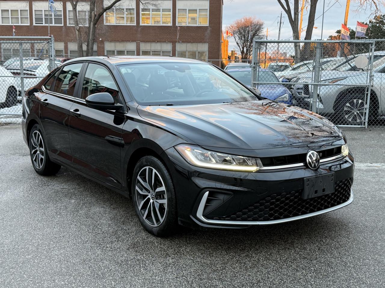 2025 Volkswagen Jetta No Accidents l FWD l 2.0 l VW Warranty l LikeNew l Photo