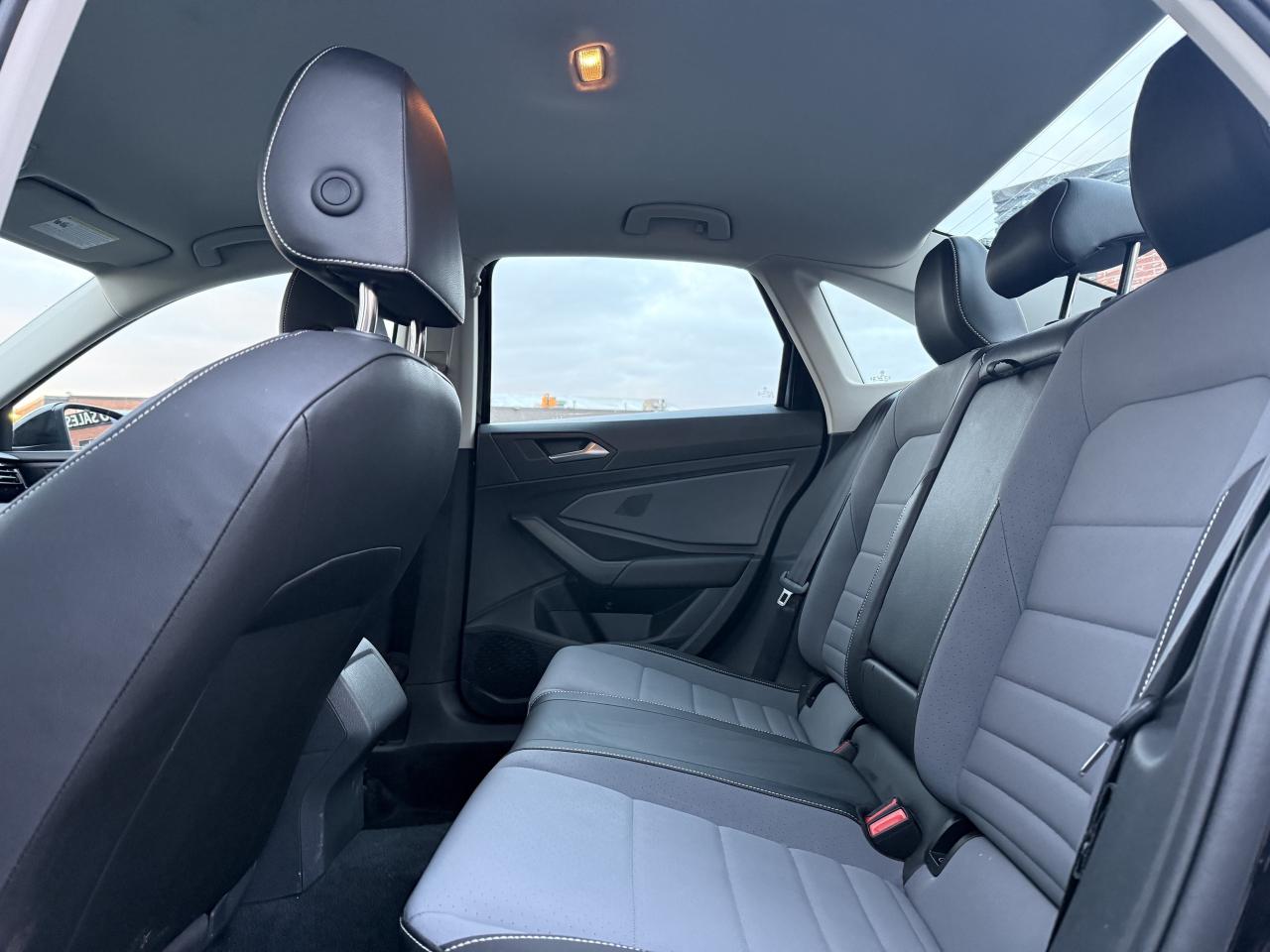 2025 Volkswagen Jetta No Accidents l FWD l 2.0 l VW Warranty l LikeNew l Photo