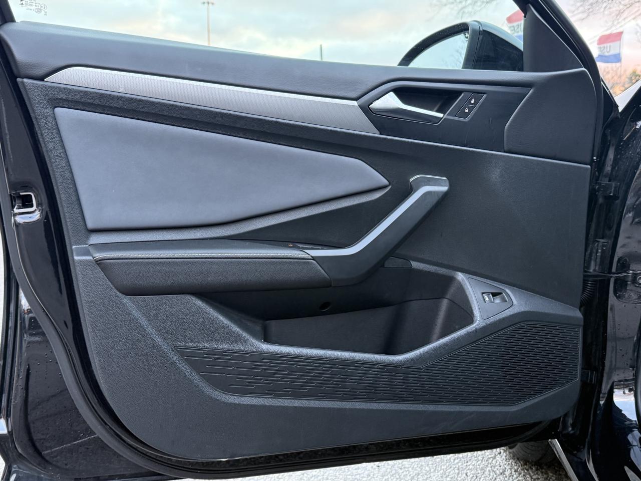 2025 Volkswagen Jetta No Accidents l FWD l 2.0 l VW Warranty l LikeNew l Photo