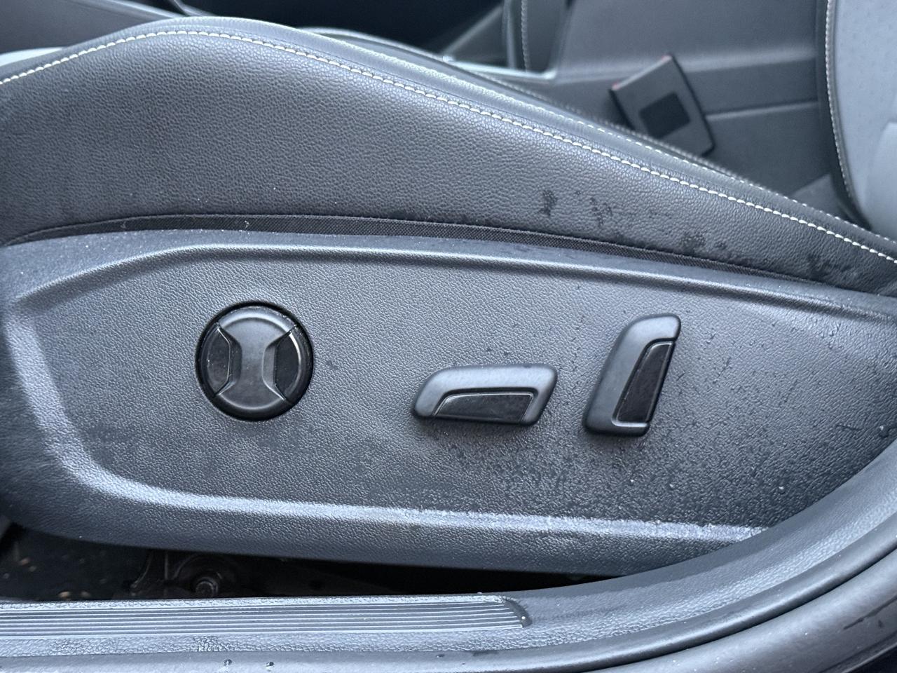 2025 Volkswagen Jetta No Accidents l FWD l 2.0 l VW Warranty l LikeNew l Photo