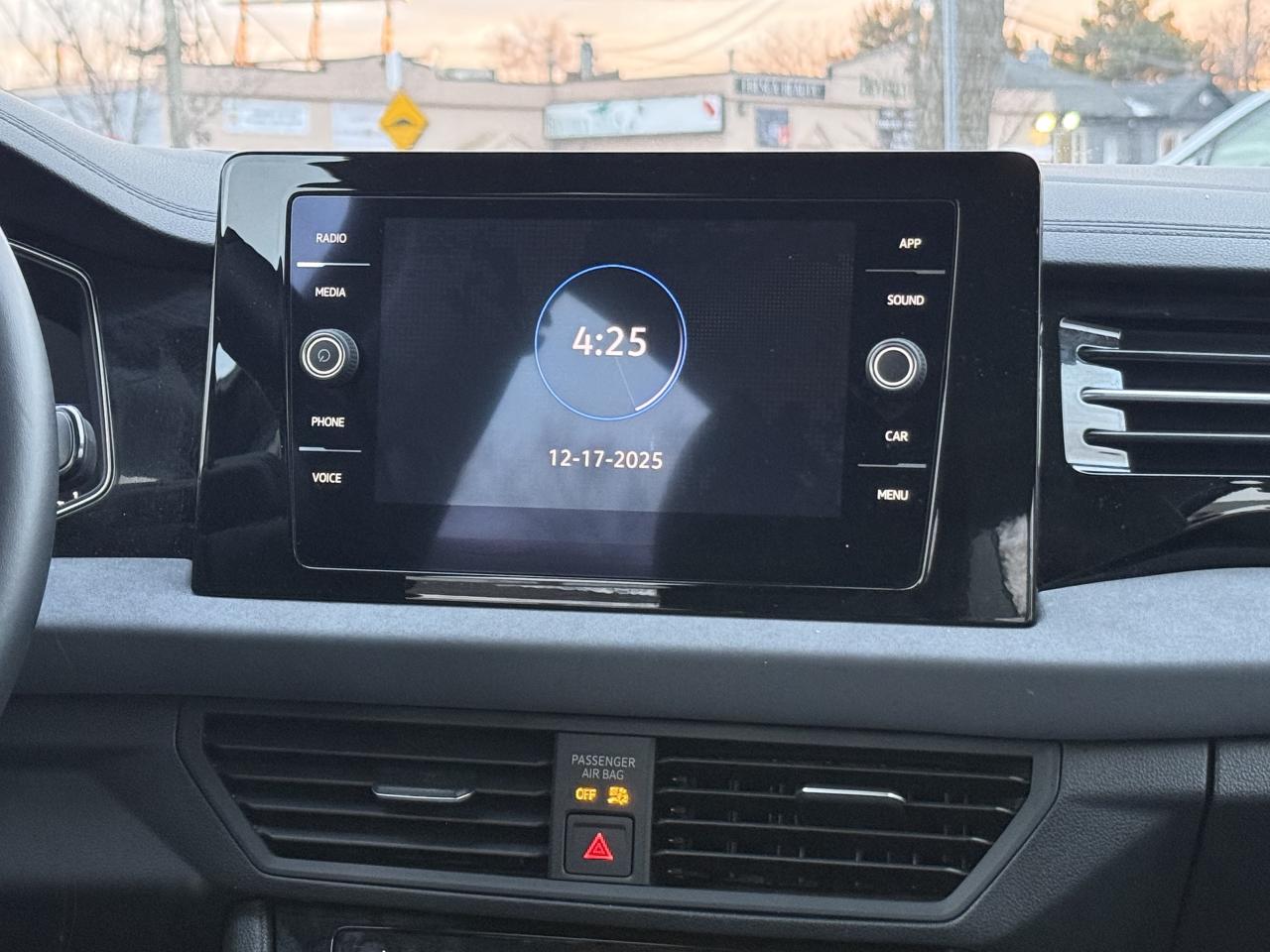 2025 Volkswagen Jetta No Accidents l FWD l 2.0 l VW Warranty l LikeNew l Photo