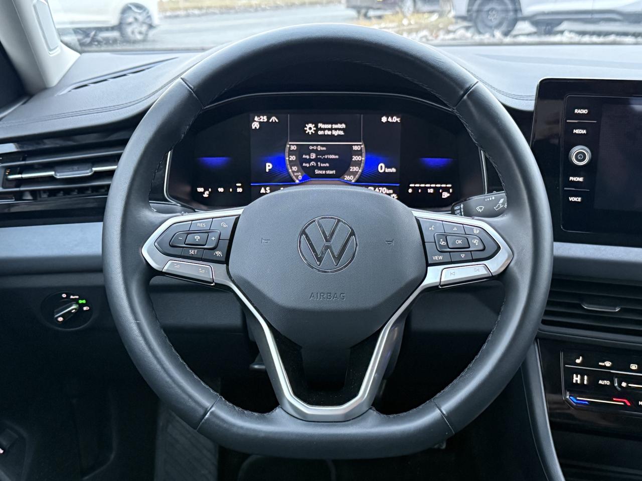 2025 Volkswagen Jetta No Accidents l FWD l 2.0 l VW Warranty l LikeNew l Photo