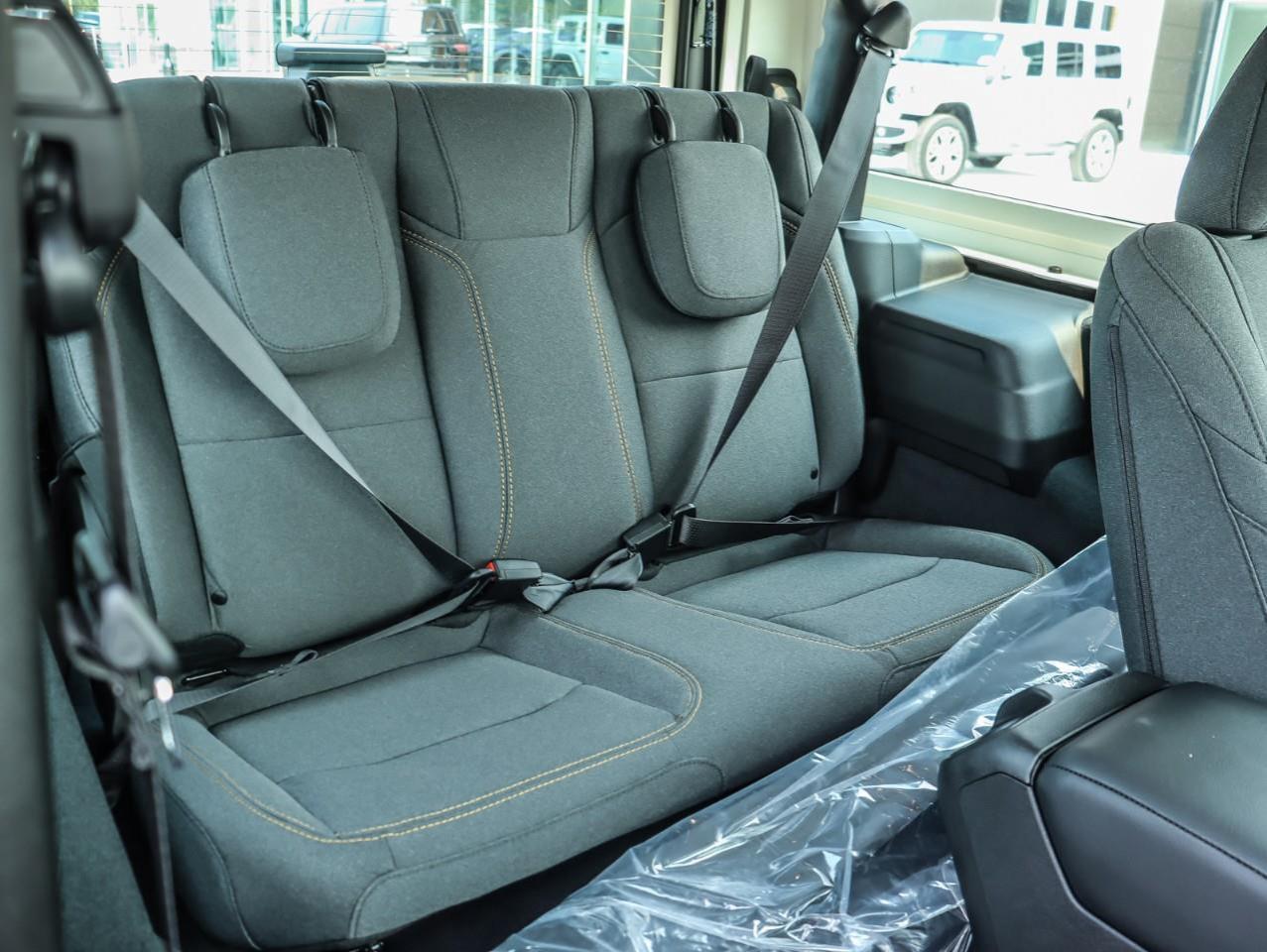 2024 Jeep Wrangler SPORT Photo