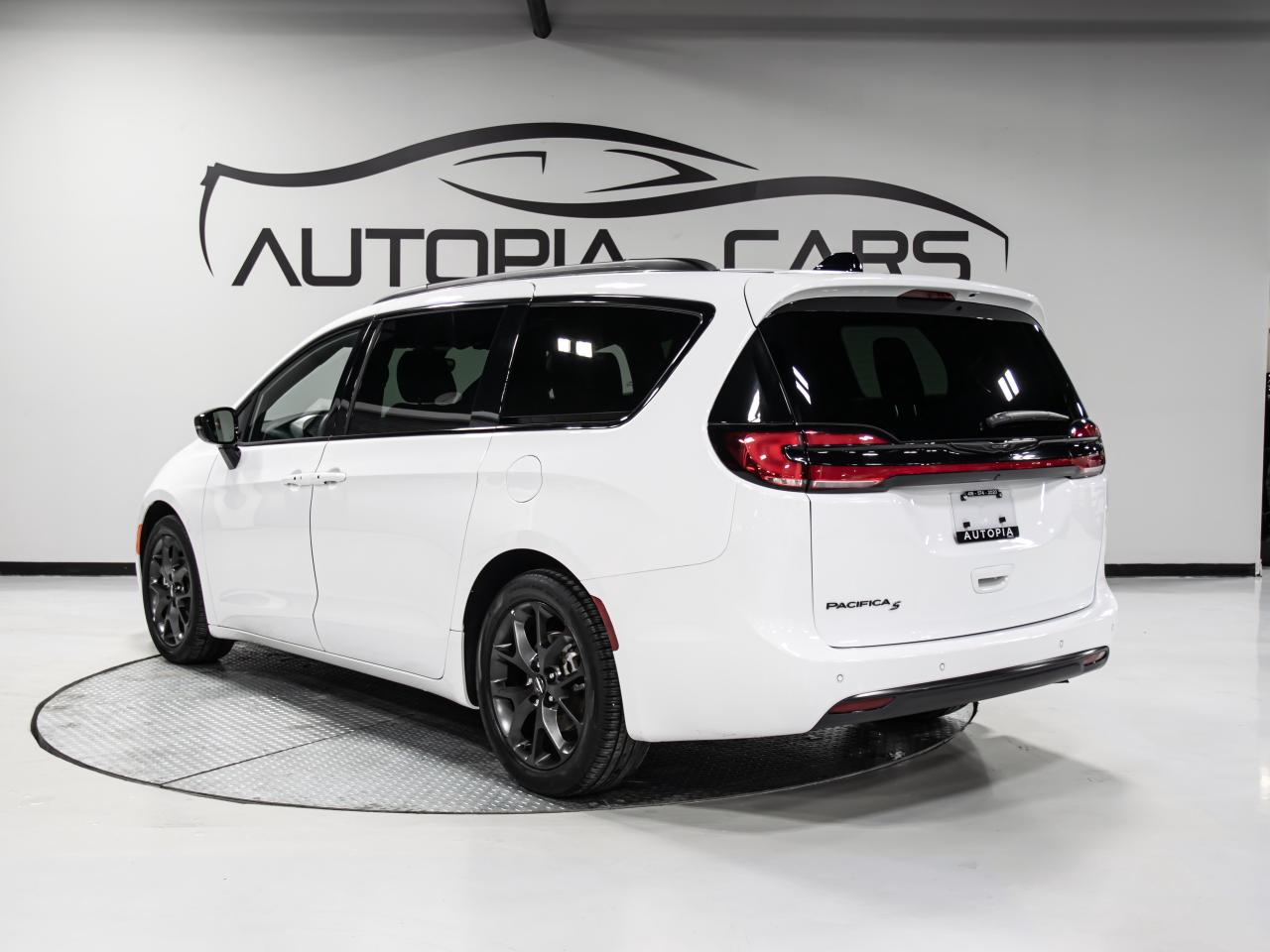 2024 Chrysler Pacifica TOURING-L FWD CARPLAY REAR VIEW CAMERA PANORAMIC Photo3