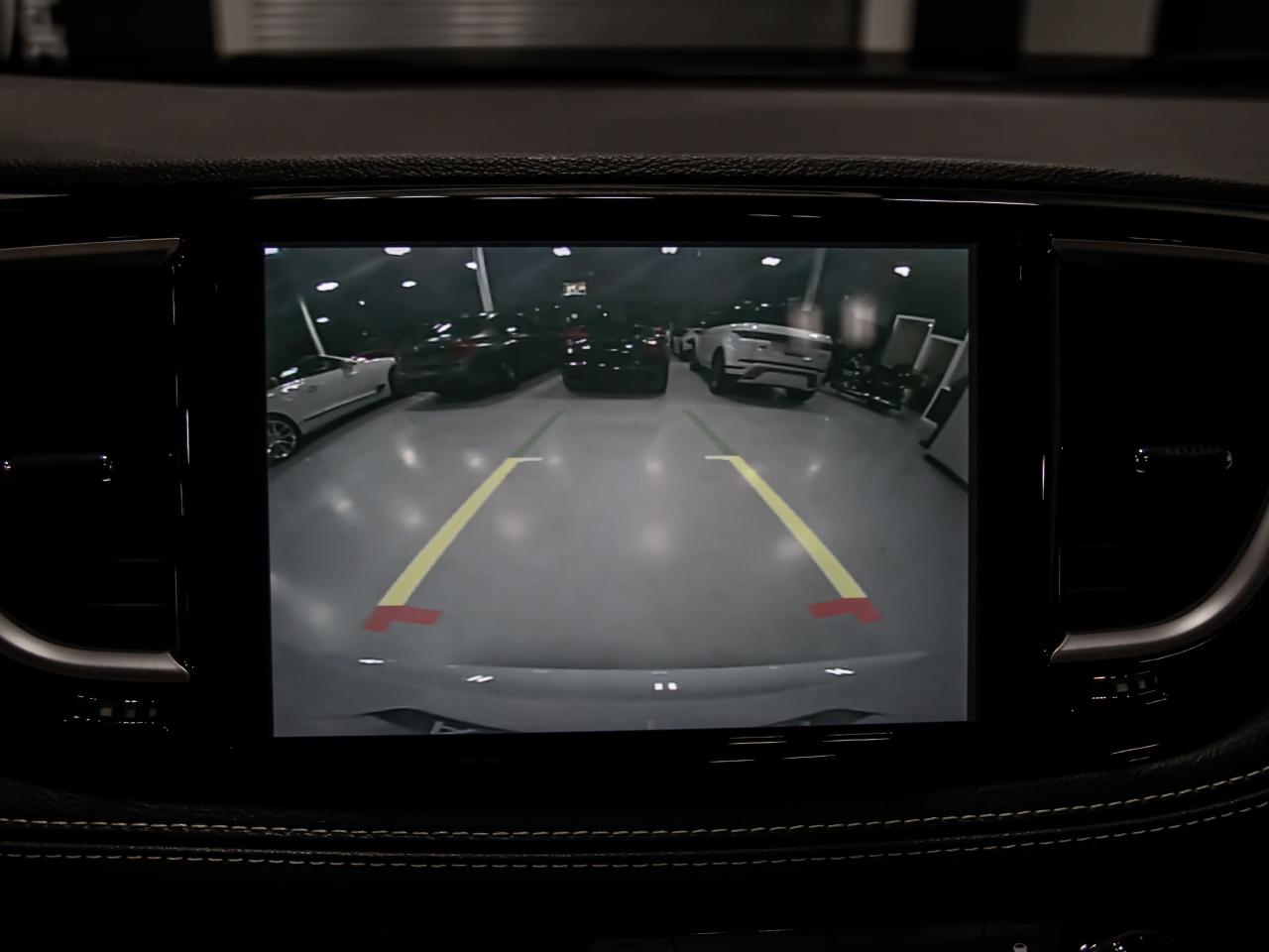 2024 Chrysler Pacifica TOURING-L FWD CARPLAY REAR VIEW CAMERA PANORAMIC Photo