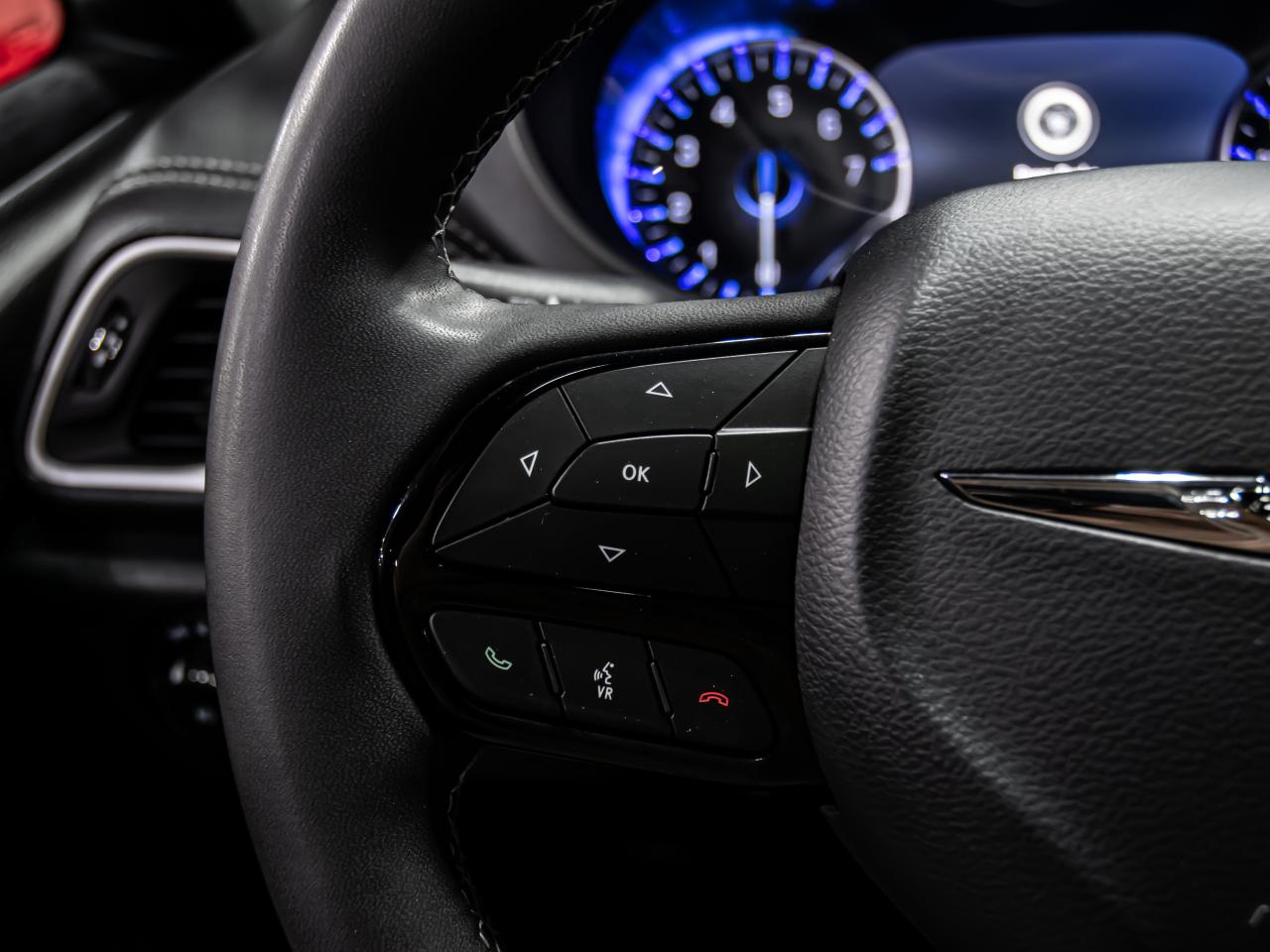 2024 Chrysler Pacifica TOURING-L FWD CARPLAY REAR VIEW CAMERA PANORAMIC Photo