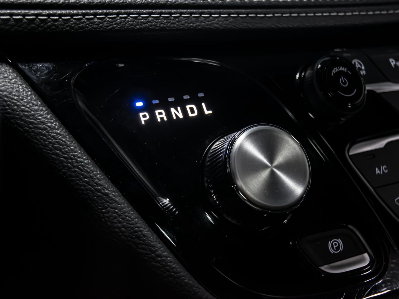 2024 Chrysler Pacifica TOURING-L FWD CARPLAY REAR VIEW CAMERA PANORAMIC Photo