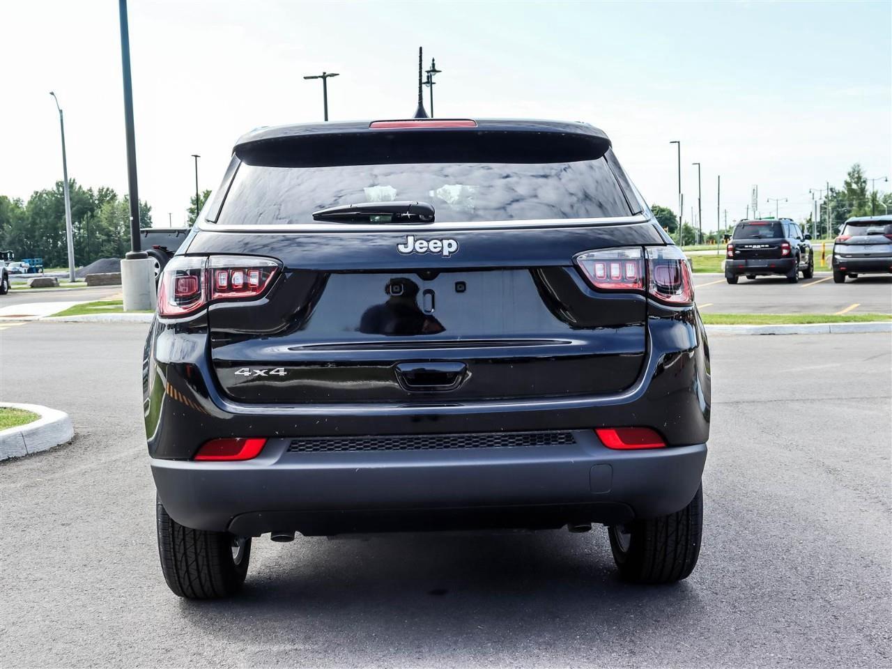 2025 Jeep Compass Sport Photo