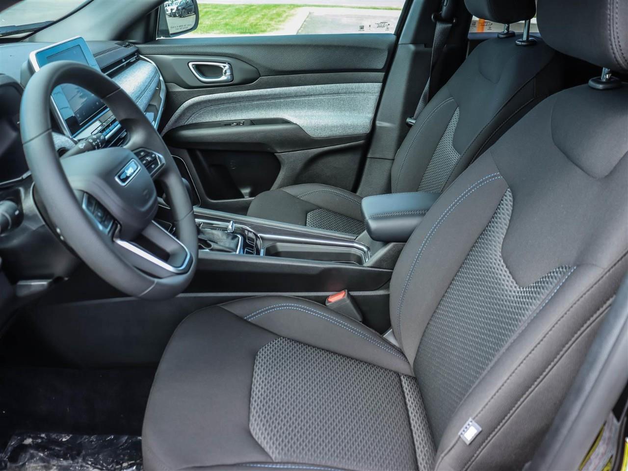 2025 Jeep Compass Sport Photo