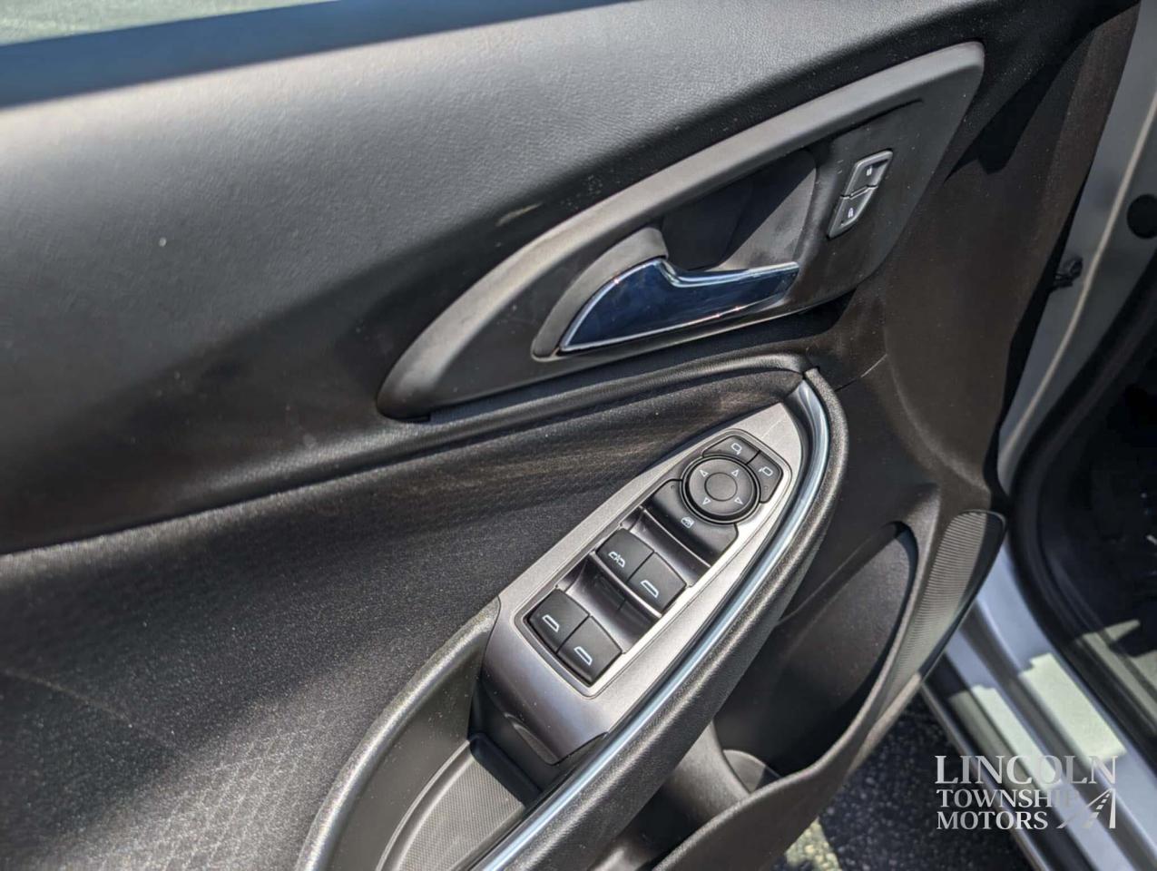 2020 Chevrolet Malibu LT- RMT START, CLEAN CARFAX, APPLE CARPLAY & MORE! Photo