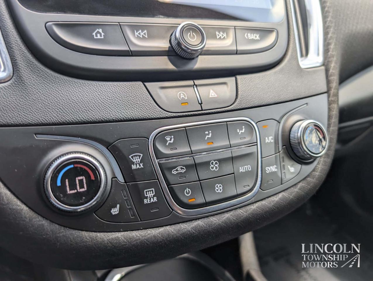 2020 Chevrolet Malibu LT-RMT START, CLEAN CARFAX, APPLE CARPLAY, WINTERS Photo