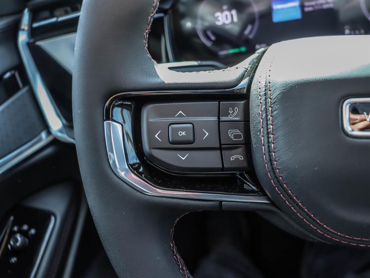 2025 Jeep Wagoneer S  Photo