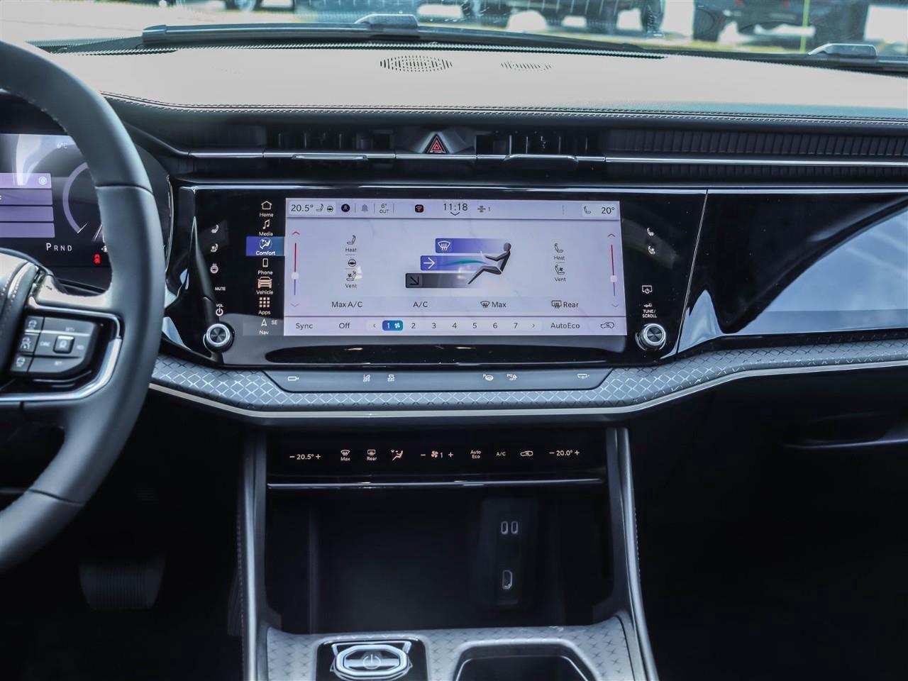 2025 Jeep Wagoneer S  Photo