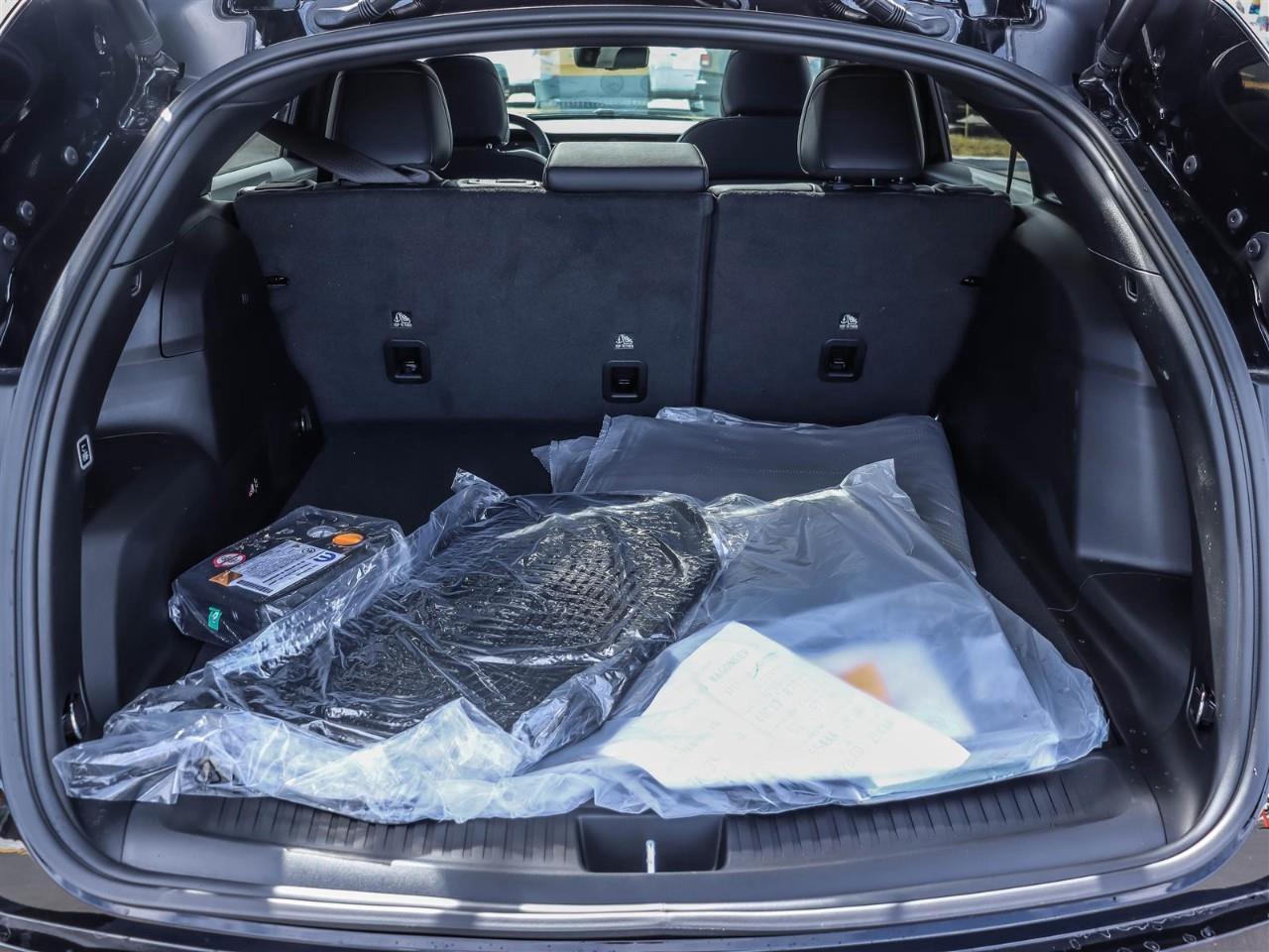 2025 Jeep Wagoneer S  Photo